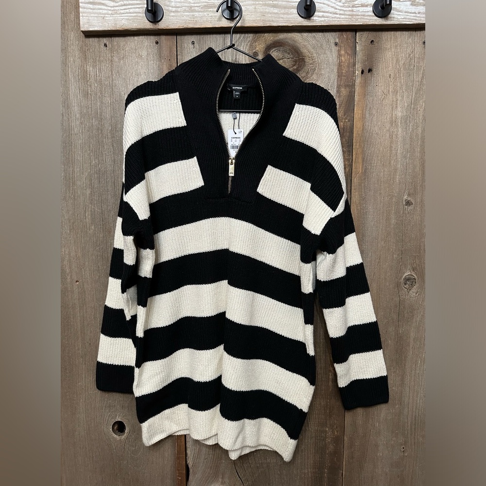 Express Striped Ribbed Quarter Zip Tunic Sweater in Black Cream Size Medium